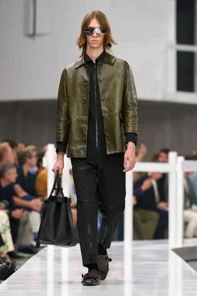 Look 37